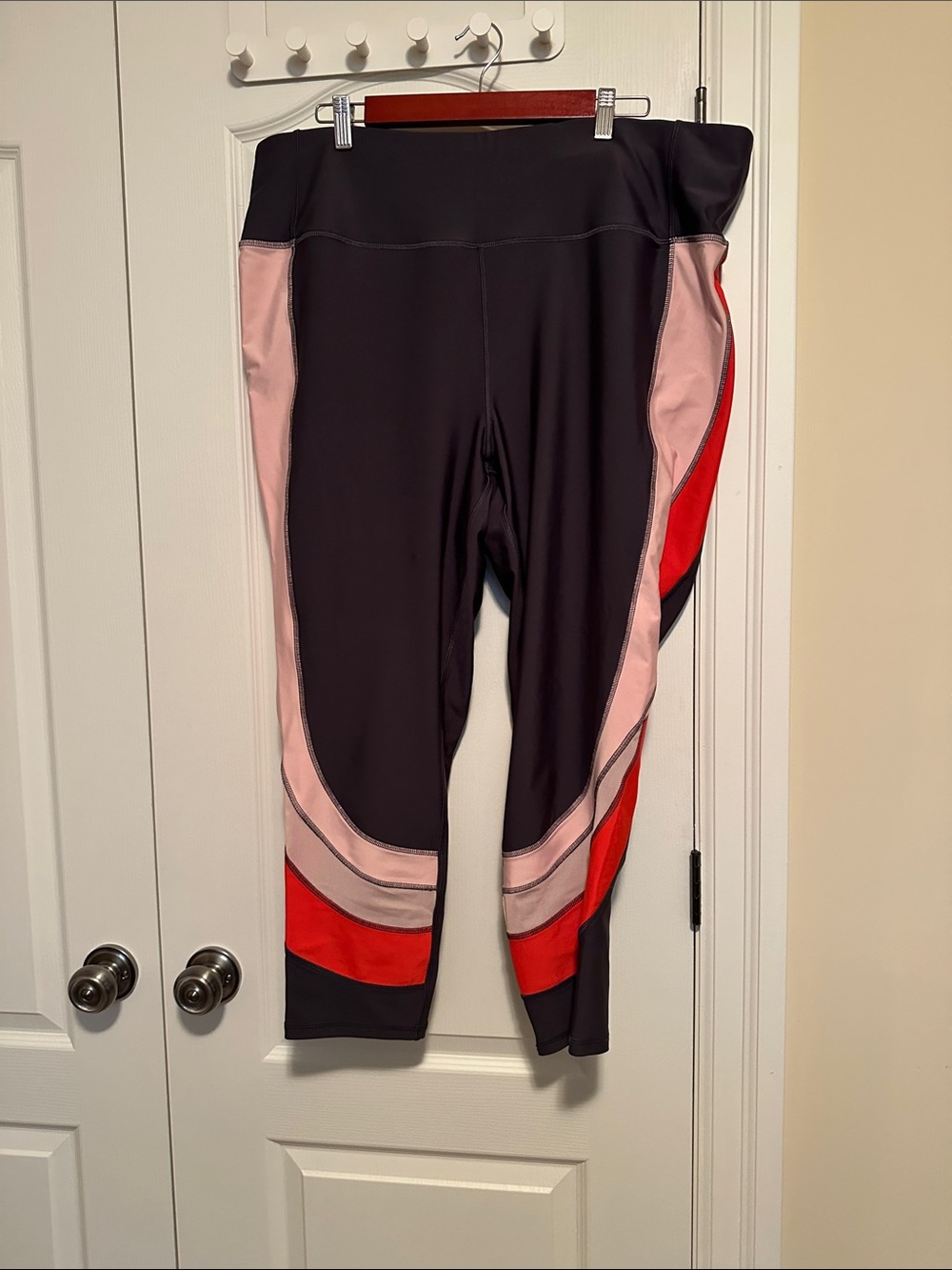 Penningtons - Women’s Colorblock Ankle Leggings in Black with Pink & Red